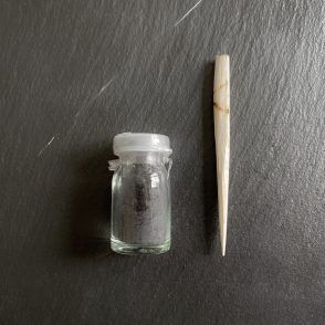 Khôl en poudre léger ARTISANAL avec applicateur